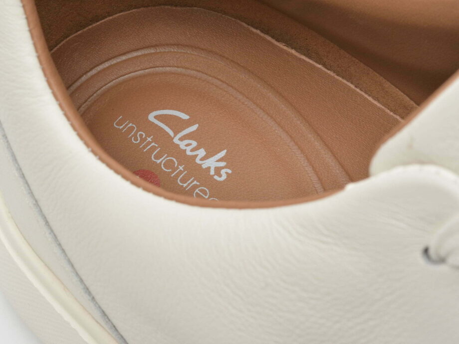 Comandă Încălțăminte Damă, la Reducere  Pantofi sport CLARKS albi, UN COSTA LACE, din piele naturala Branduri de top ✓