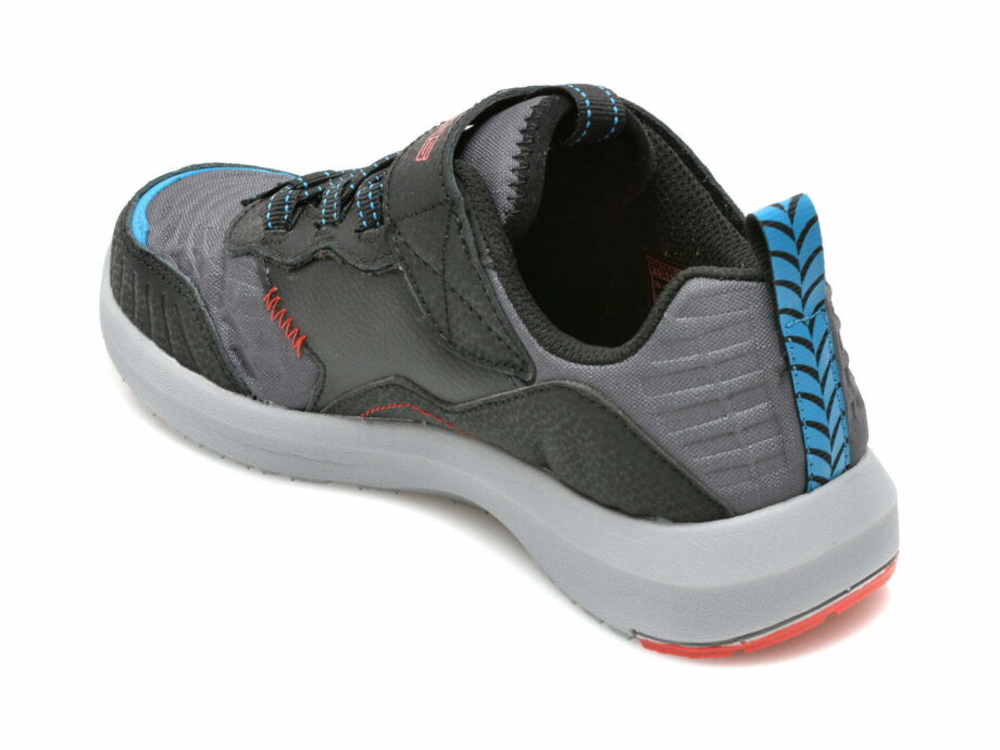Comandă Încălțăminte Damă, la Reducere  Pantofi sport SKECHERS negri, DYNAMIC TREAD, din material textil Branduri de top ✓