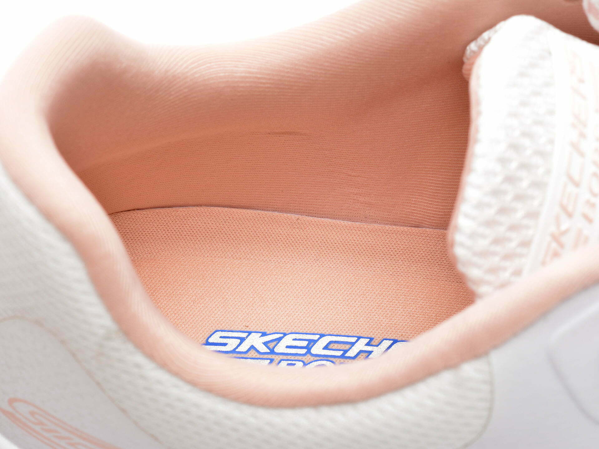 Comandă Încălțăminte Damă, la Reducere  Pantofi sport SKECHERS albi, BOBS SQUAD 3, din piele ecologica si material textil Branduri de top ✓