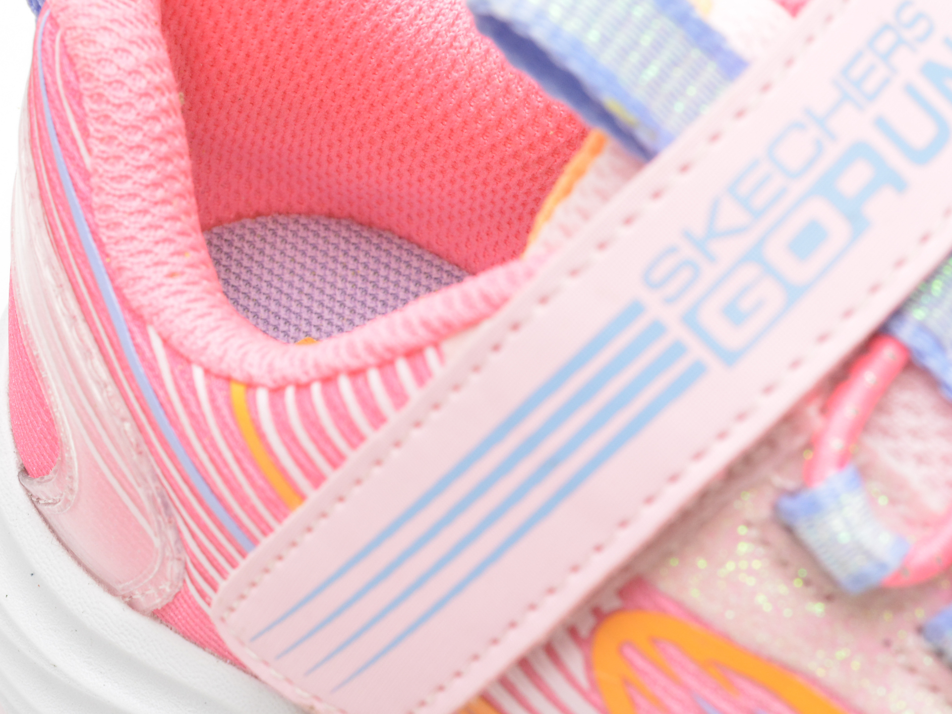 Pantofi SKECHERS roz, GO-RUN ACCELERATE, din material textil - imagine 2