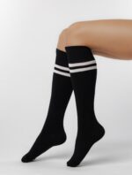 Sosete lungi sub genunchi negre cu dungi Steven S072-003