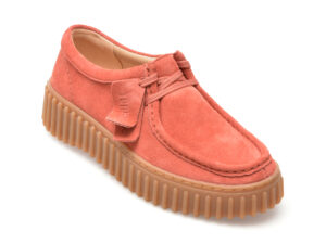 Mocasini CLARKS roz, TORHILL BEE, din piele intoarsa